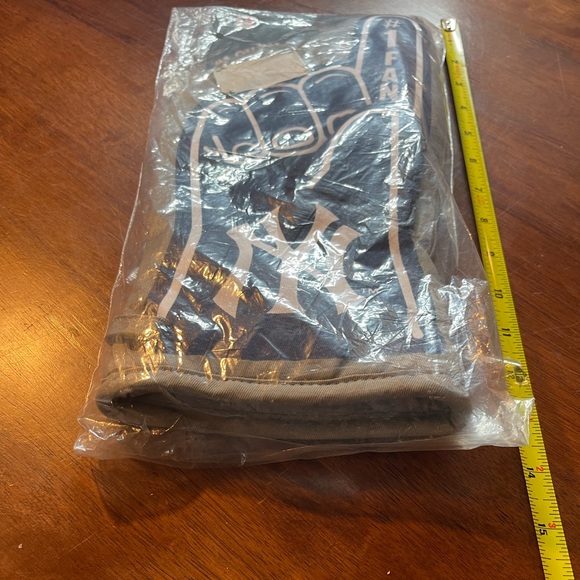 NY Yankees #1 Grill/ Oven Mitt New in Package Official MLB Collectors Item! - Picture 6 of 7